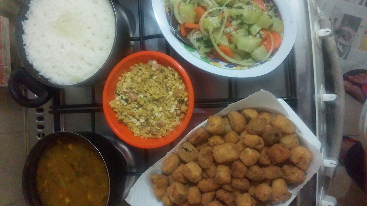 Berinjela em cubos à milanesa