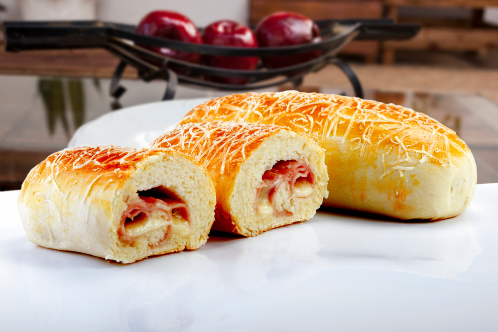 Brioche de queijo e presunto
