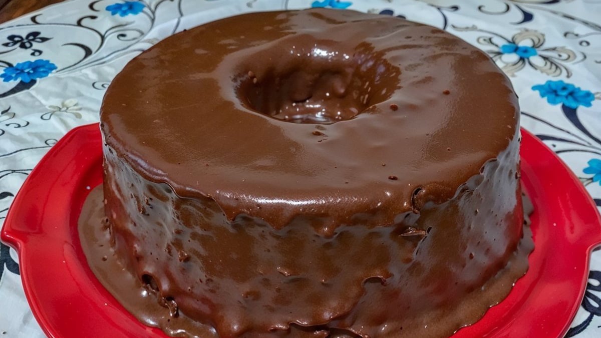 Bolo de chocolate simples