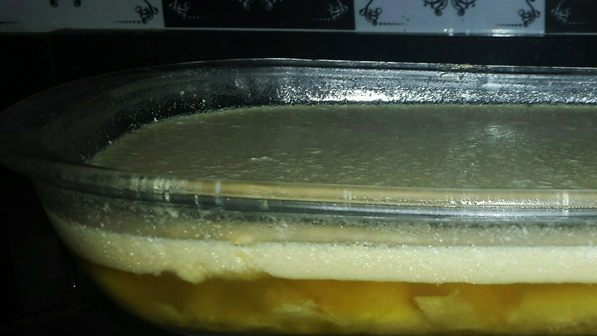 Gelatina de abacaxi com creme de leite
