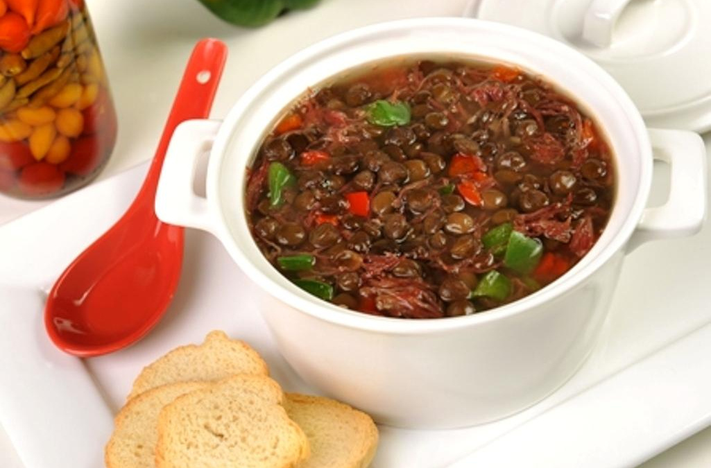 Sopa de Lentilha com carne seca