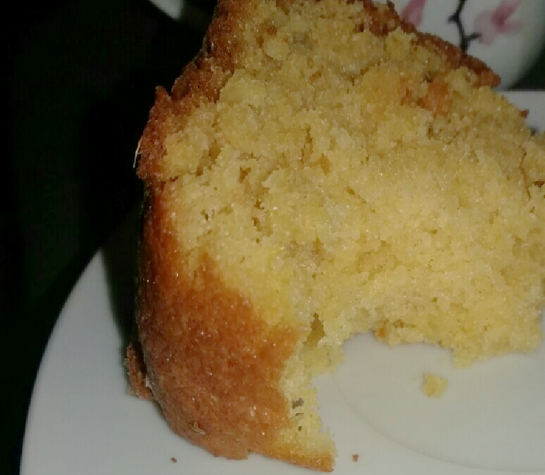 Bolo de milho com fubá