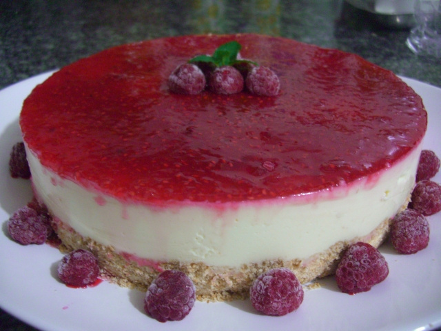 Cheesecake com cobertura de framboesa