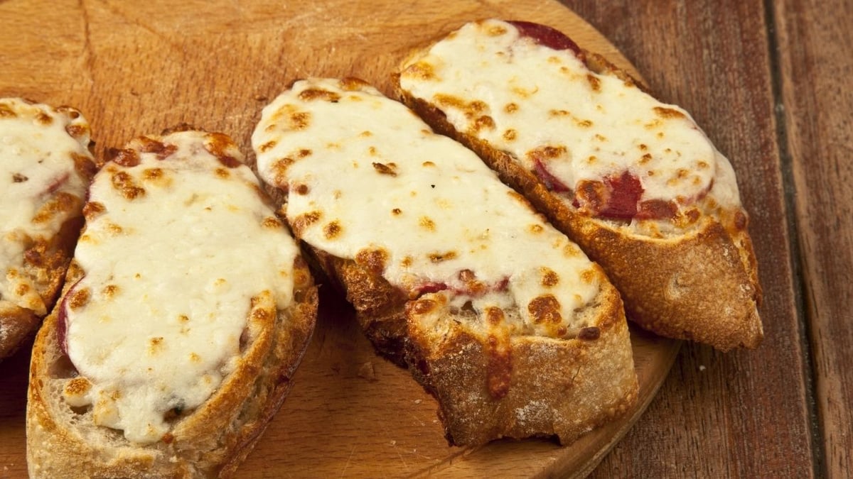Pão com linguiça na airfryer