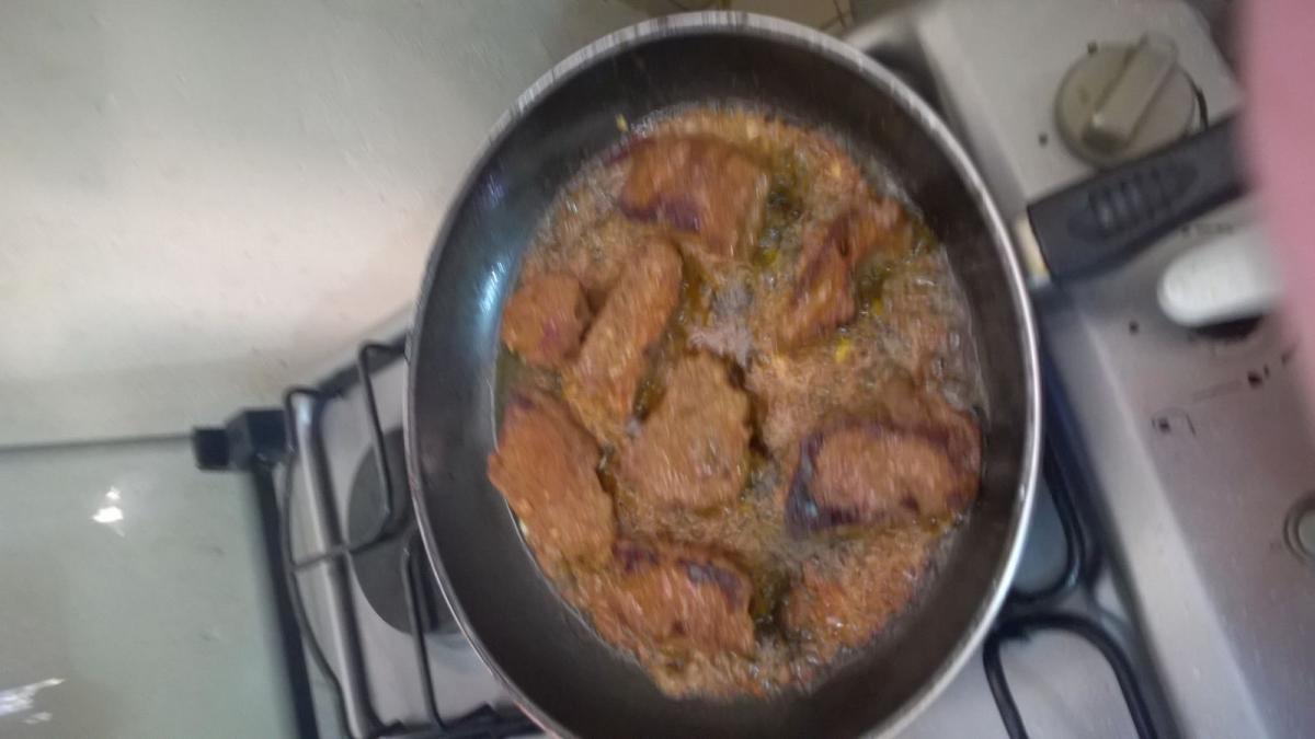 Foto de Fígado Frito Com Cenouras Fígado Bovino Em Conserva Fígado