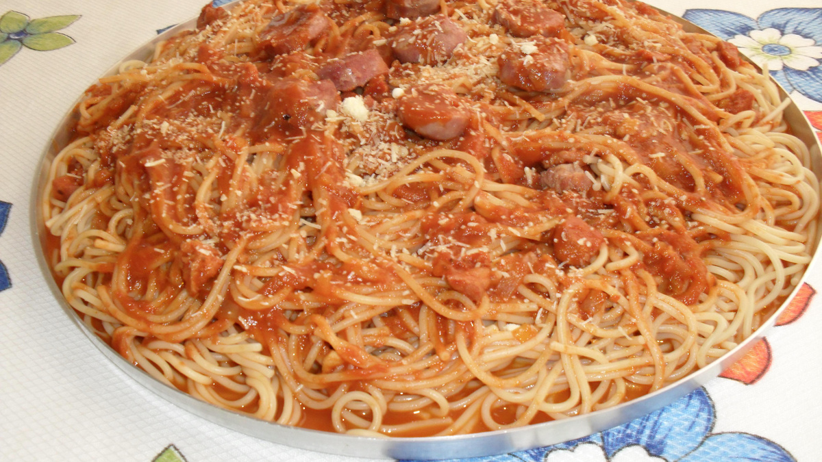 Macarronada ao molho de calabresa