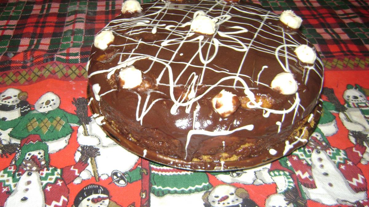 Bolo de Cenoura com Chocolate Meio Amargo