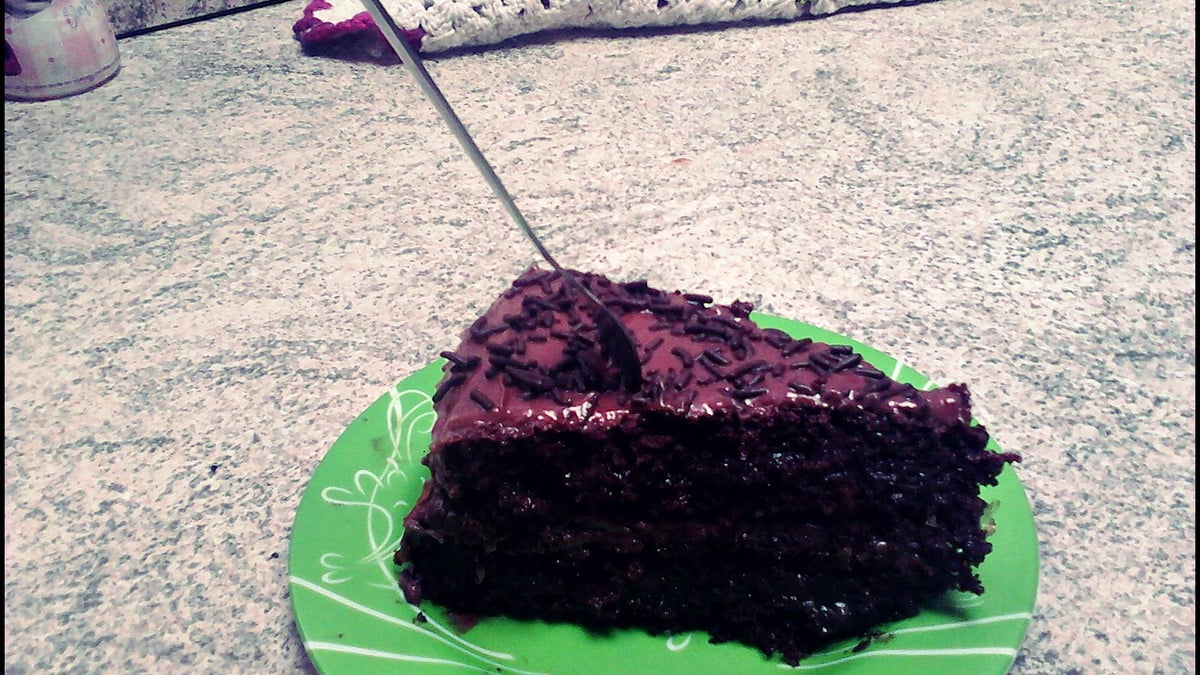 Bolo de chocolate (recheado)