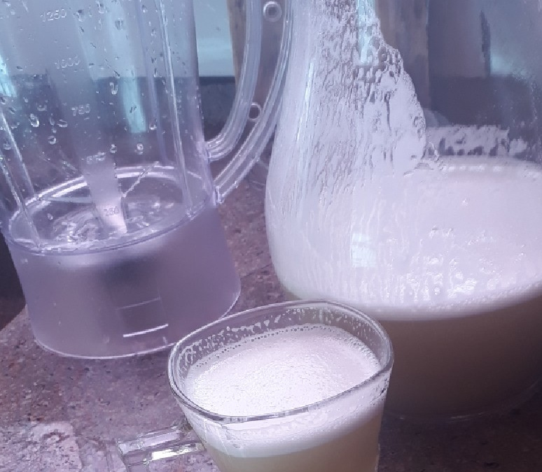 Suco da casca do abacaxi
