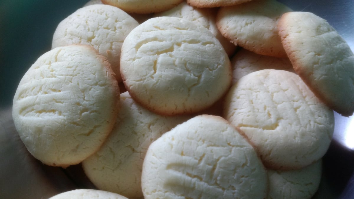 Biscoito de amido de milho e leite condensado fácil