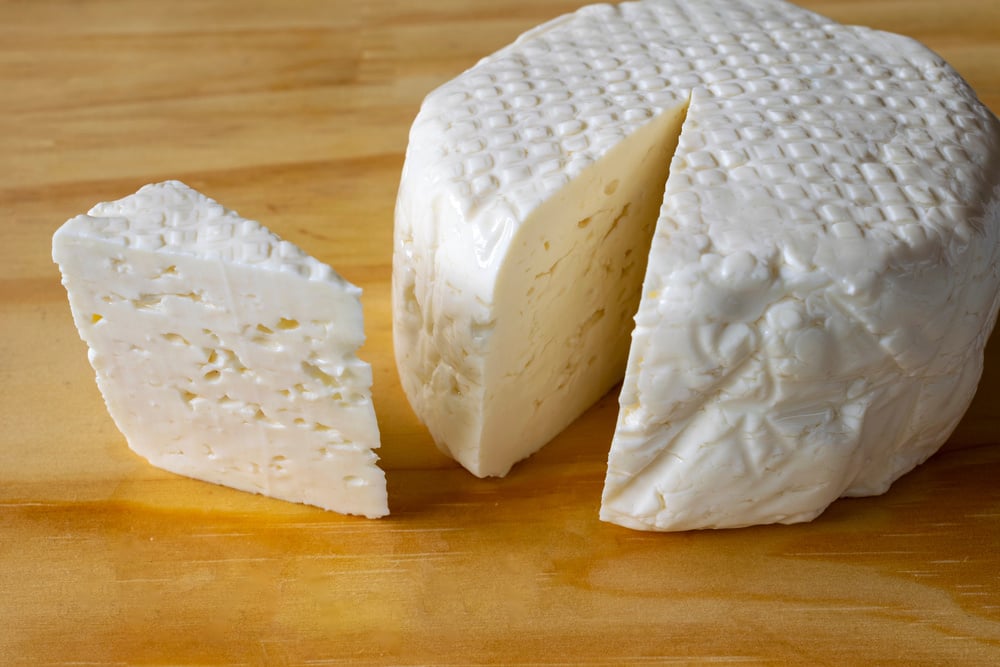 Queijo minas padrão ou queijo minas frescal? Entenda as diferenças e ...