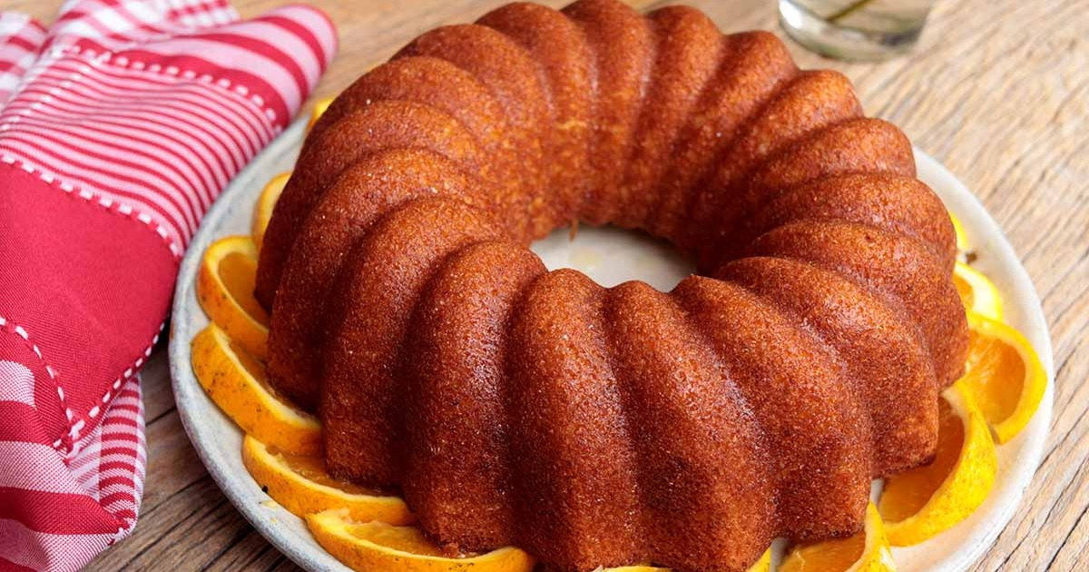 Bolo de limão e laranja com camomila