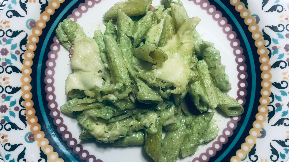 Macarrão ao molho de espinafre