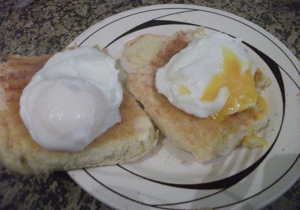 Ovos poched eggs