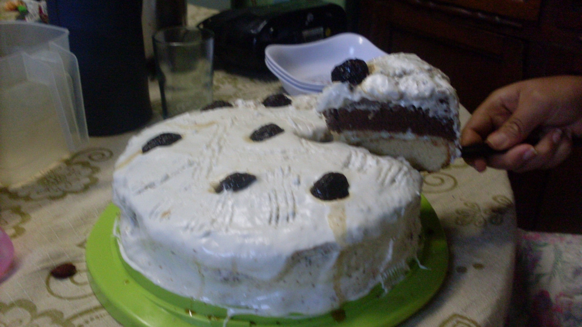 Bolo de castanha, amendoim e ameixa
