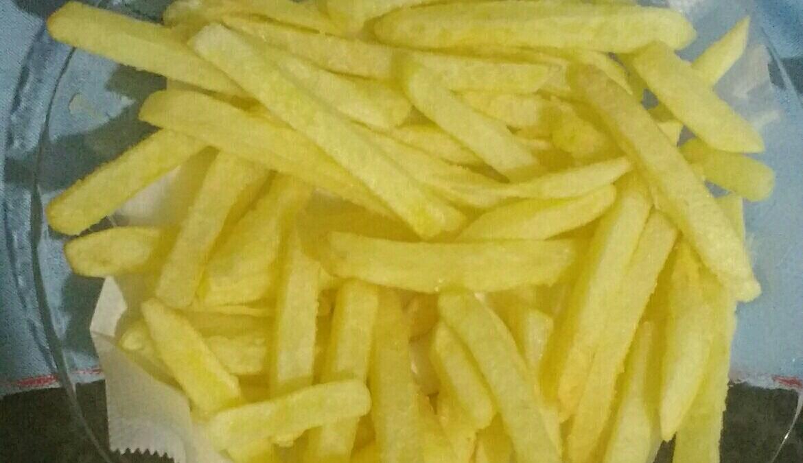 Receita de batata frita crocante fácil e sequinha [sem sujar a cozinha de  óleo]