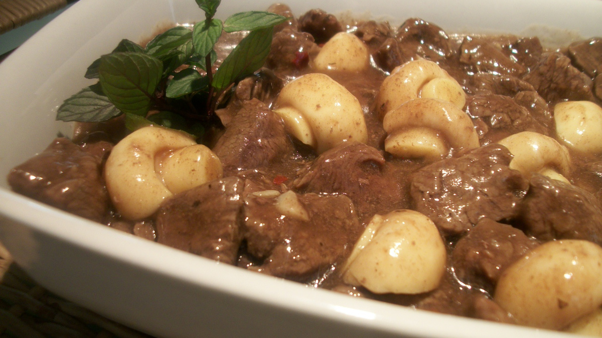 Filé mignon ao molho madeira e champignon