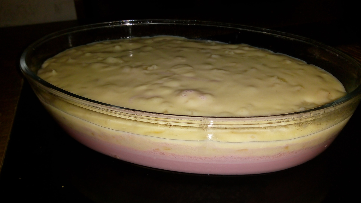 Delícia de abacaxi e mousse de morango