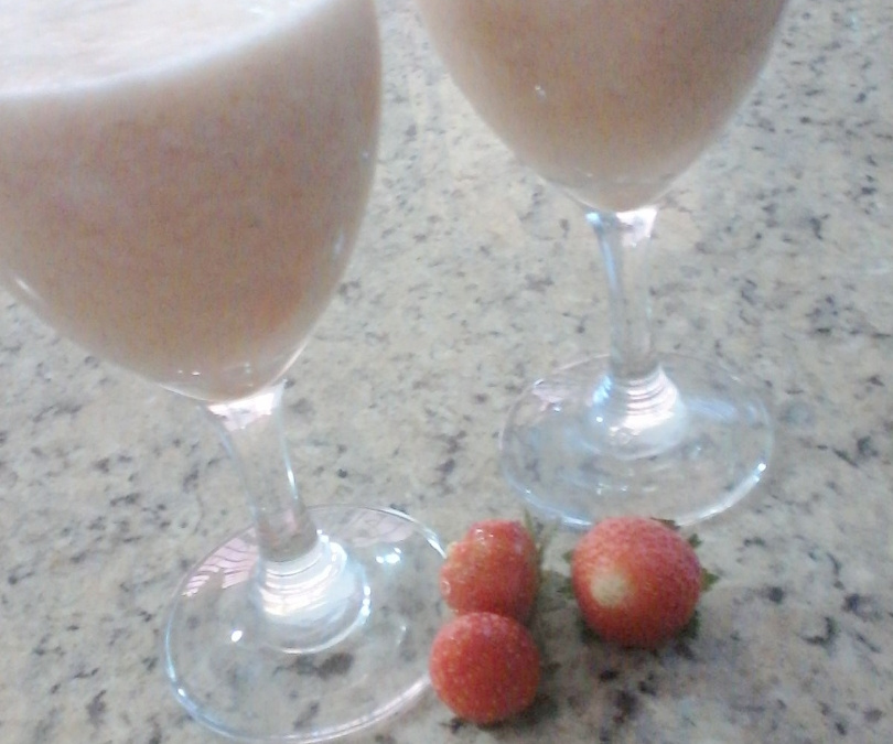 Suco funcional de abacaxi, morango, biomassa, linhaça e quinoa