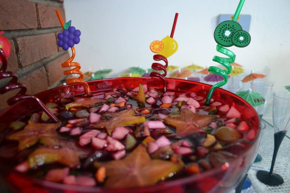 Ponche de frutas sem álcool