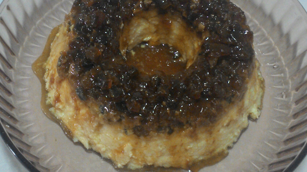 Pudim com frutas cristalizadas