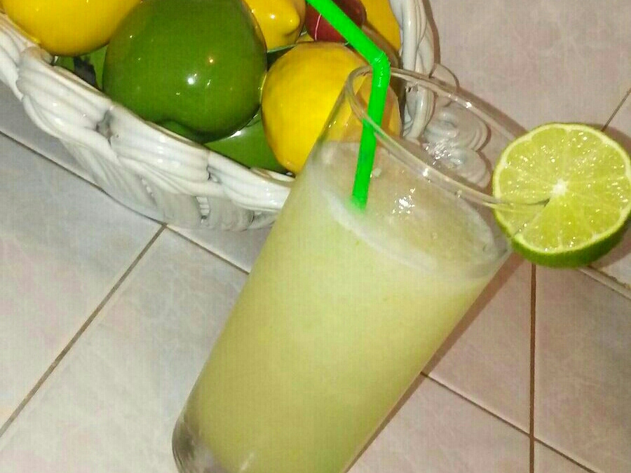 Suco de limão e jalapeño