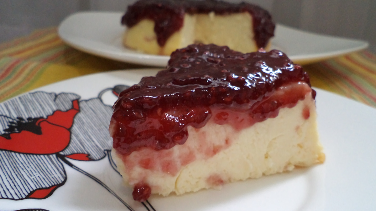 Cheesecake rápida de ricota com geléia