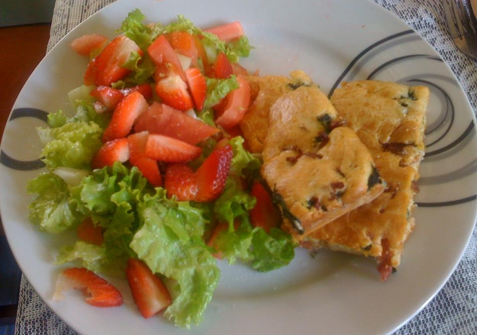Torta salgada de espinafre e bacon