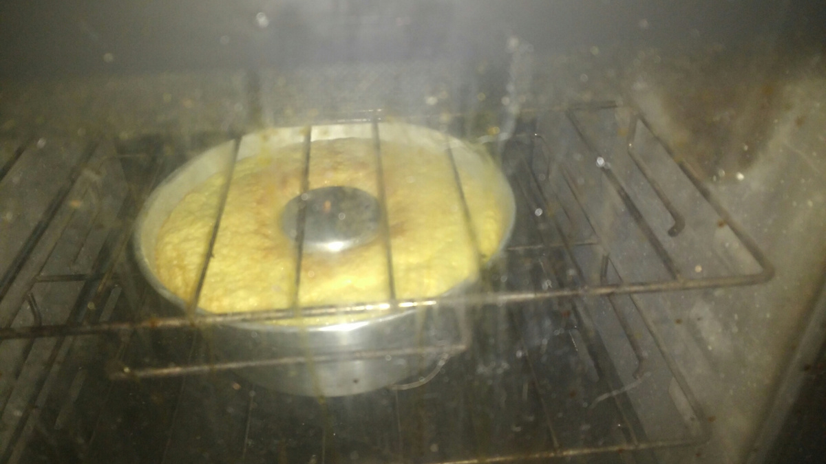 Bolo de mandioca ralada da vovó Izabel