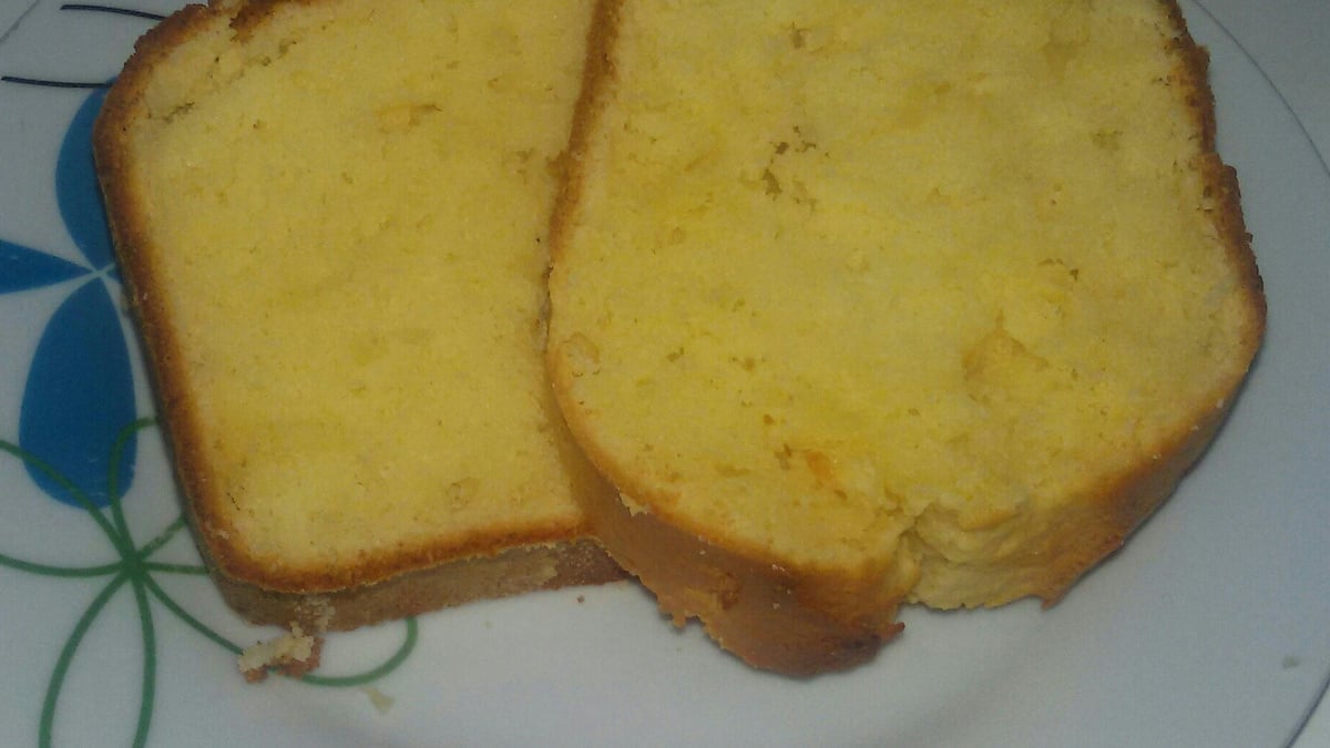 Bolo delicioso de queijo ralado