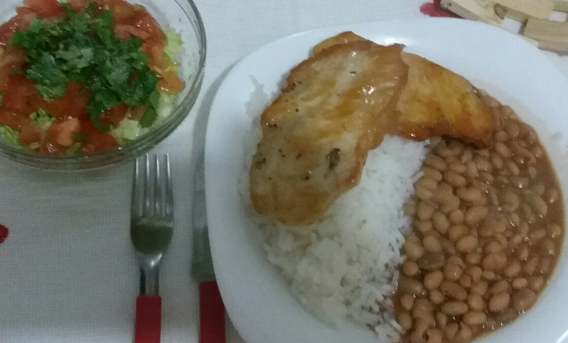 Filé de frango empanado