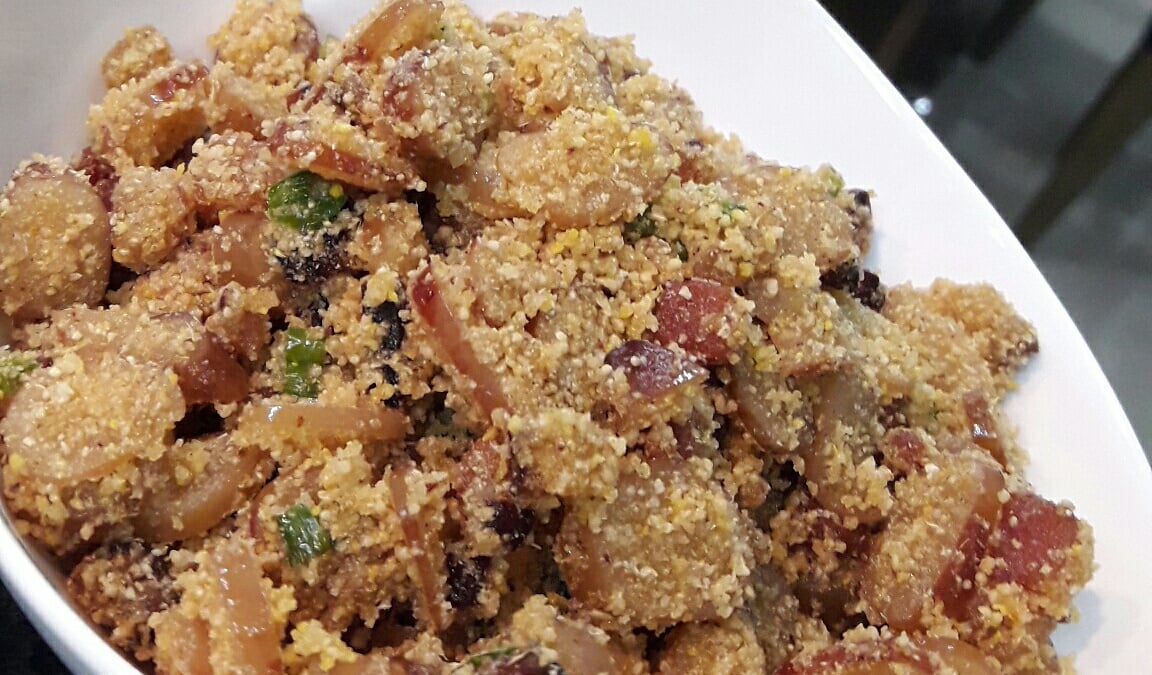 Farofa de pinhão com bacon