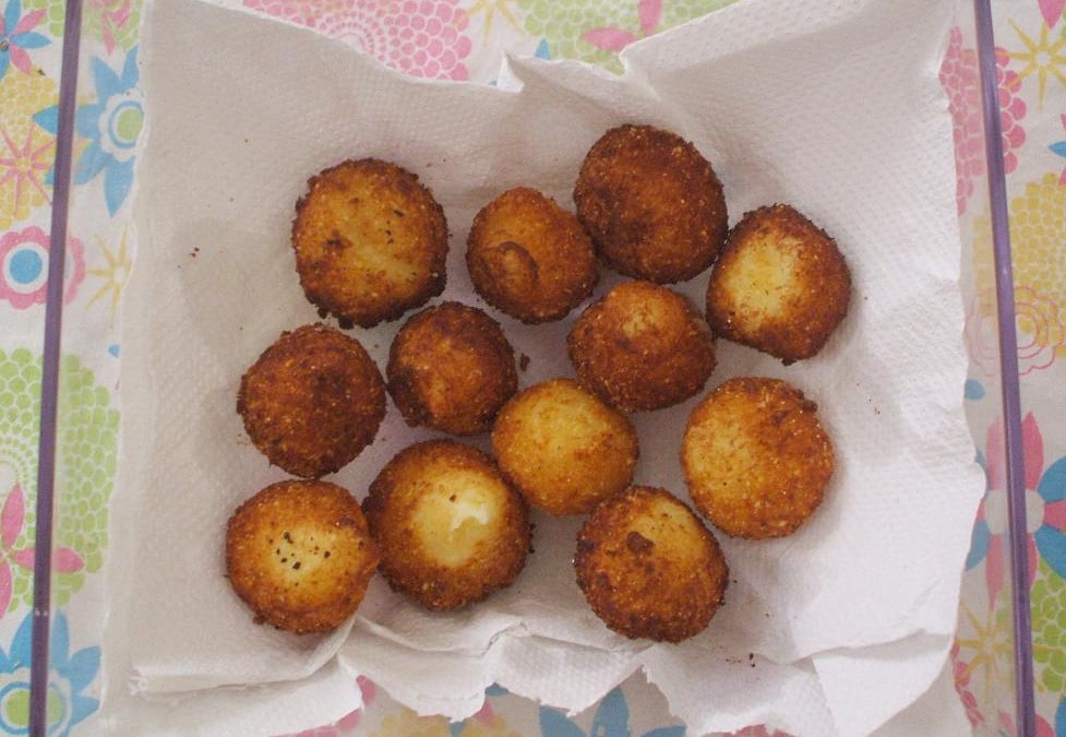 Aperitivo de batata e provolone