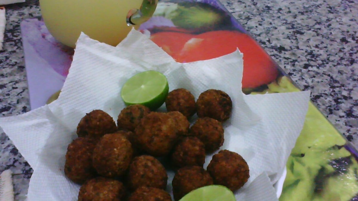Bolinho de arroz e feijão