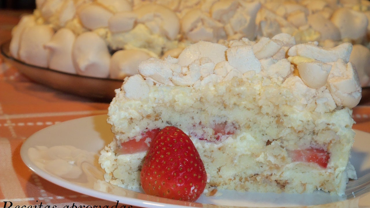 Torta de bolacha com morango