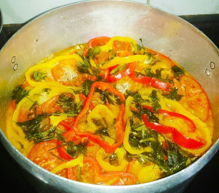 Moqueca baiana de peixe e frutos do mar