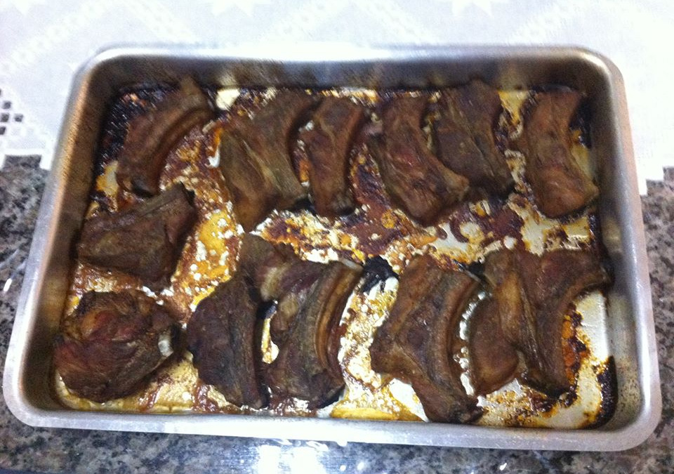 Costelinha de porco assada no forno