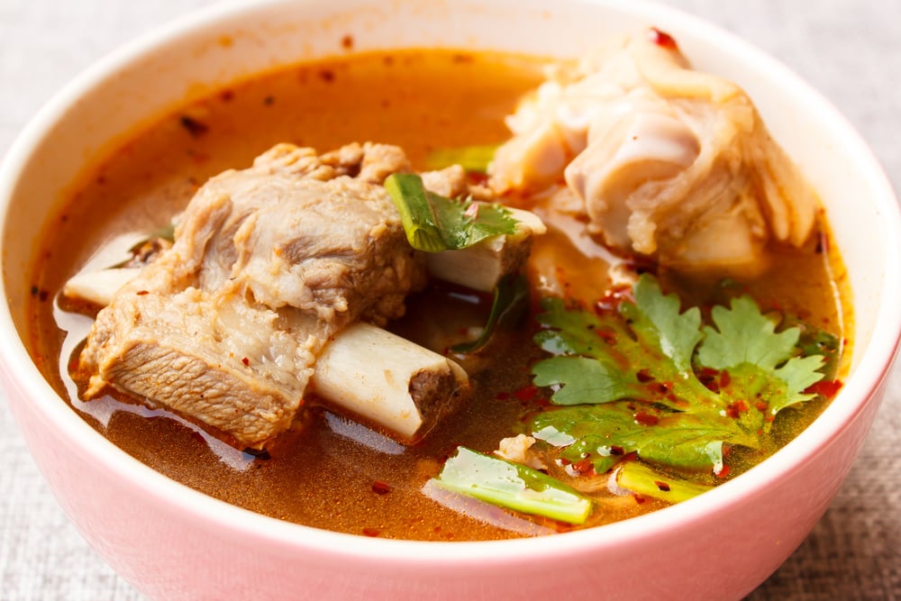 Caldo de costela com mandioca