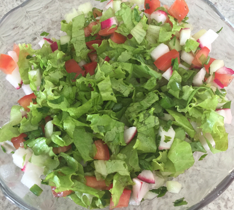 Salada árabe - fatoush