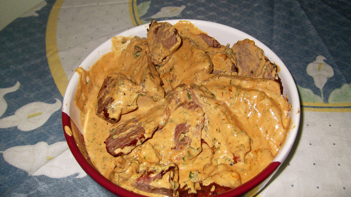 Maminha ao molho de ervas