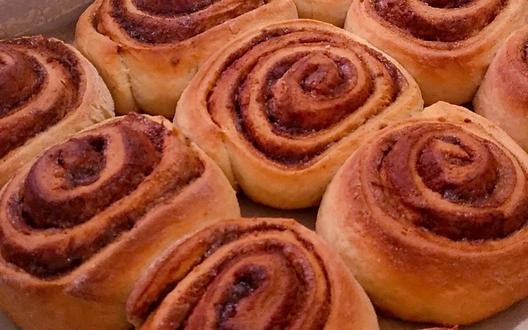 Cinnamon Rolls - Pães doces com canela - Doce Blog