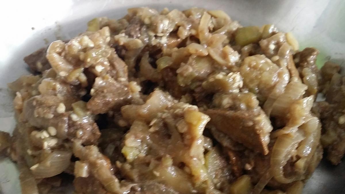 Foto de Fígado Frito Com Cenouras Fígado Bovino Em Conserva Fígado