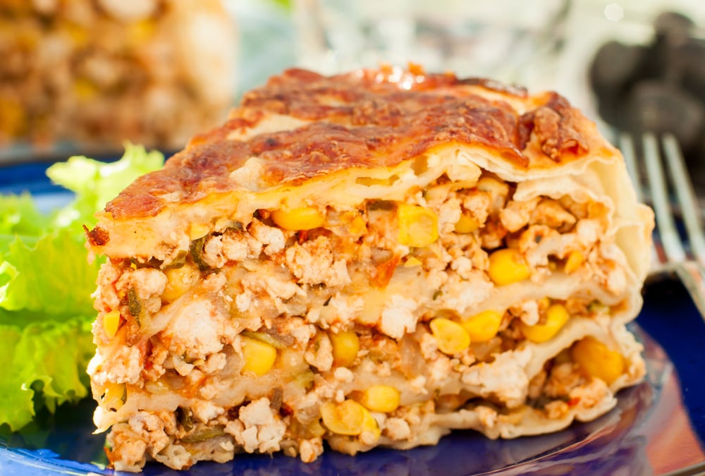 Torta cremosa de frango com milho na air fryer
