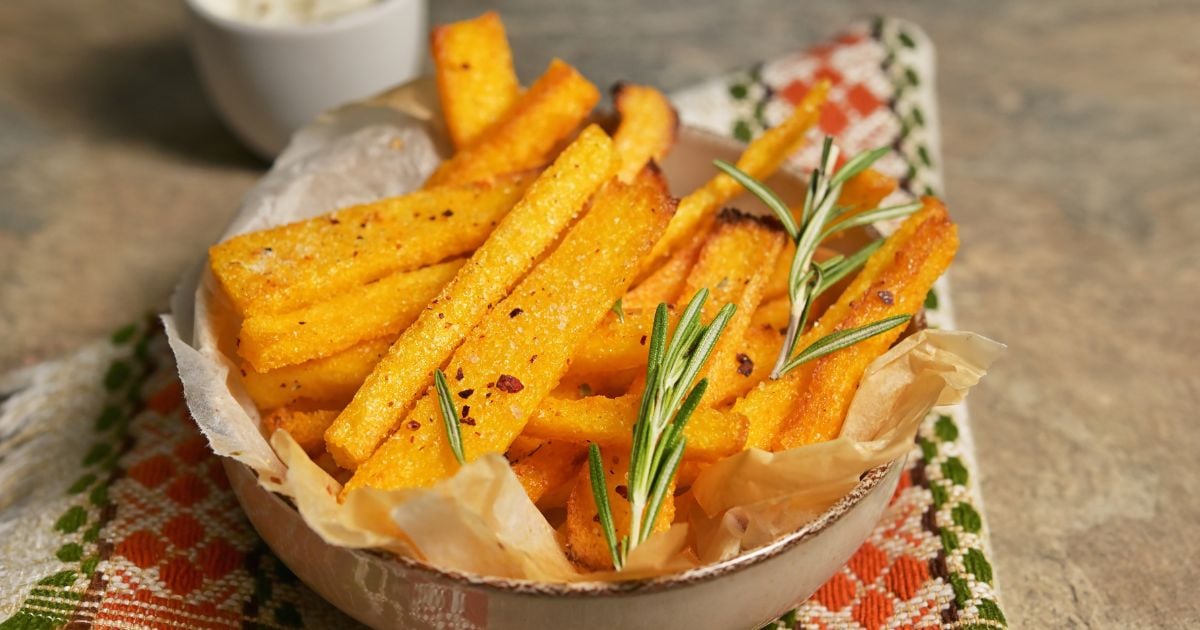 Polenta frita crocante