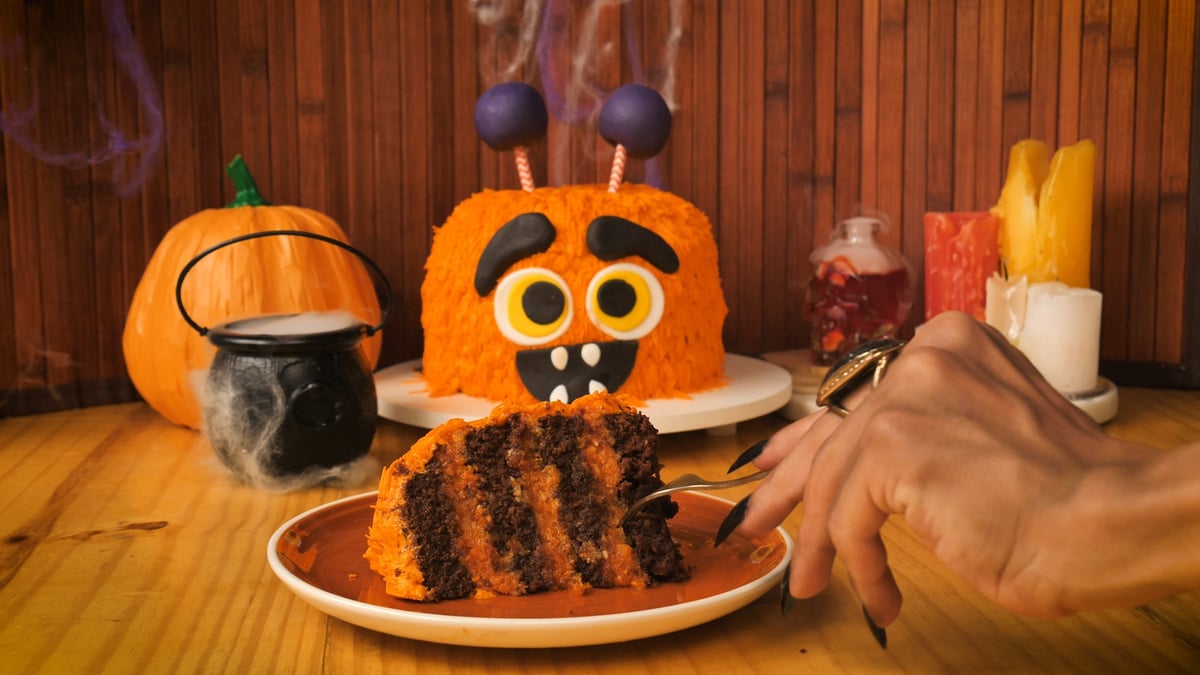 Bolo de chocolate com recheio de doce de abóbora
