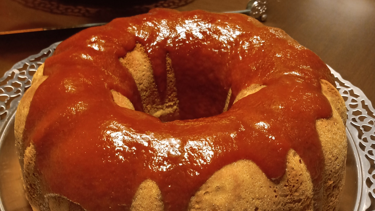 Bolo de fubá com goiabada fácil