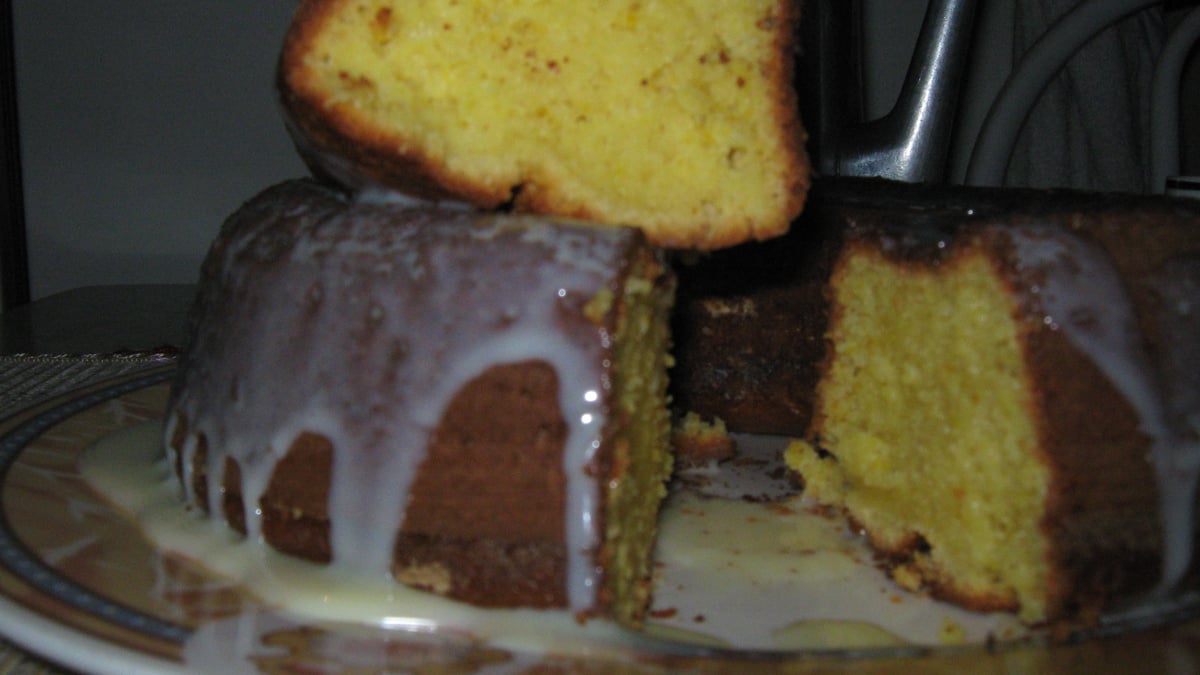 Bolo de laranja com casca