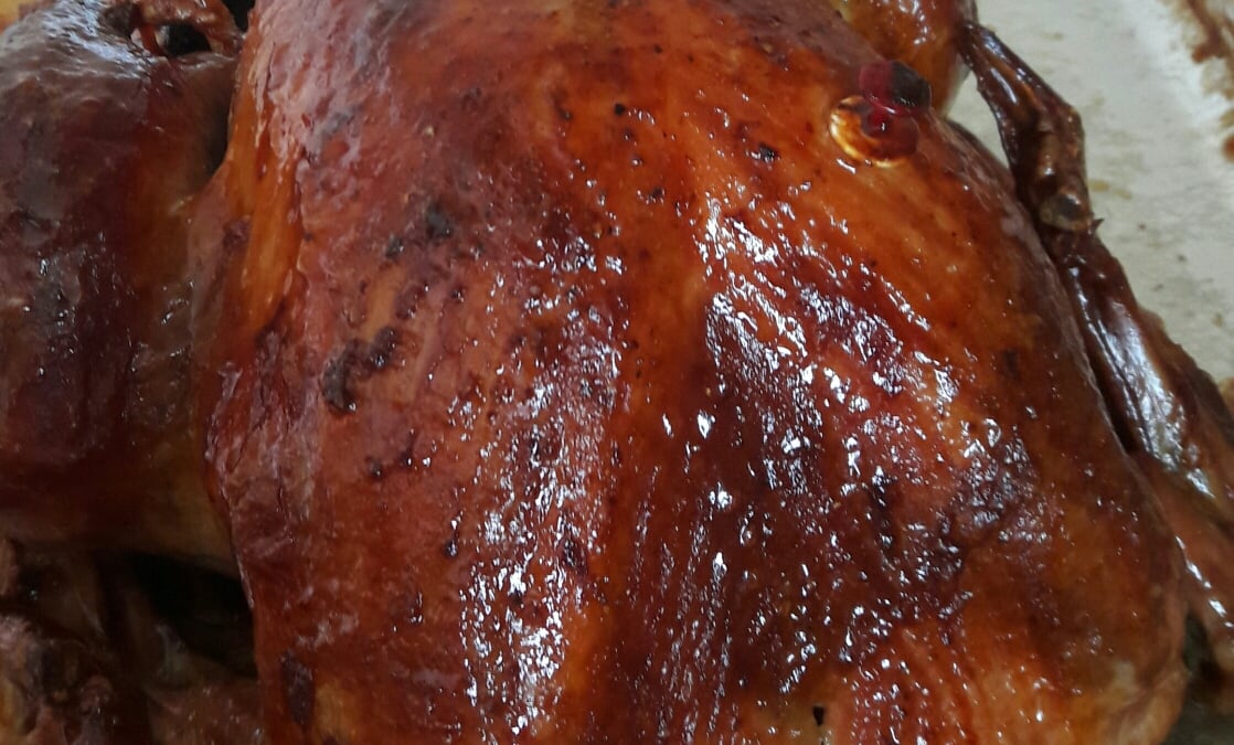 Peru de Natal Tayna Thandara com purê de batata doce