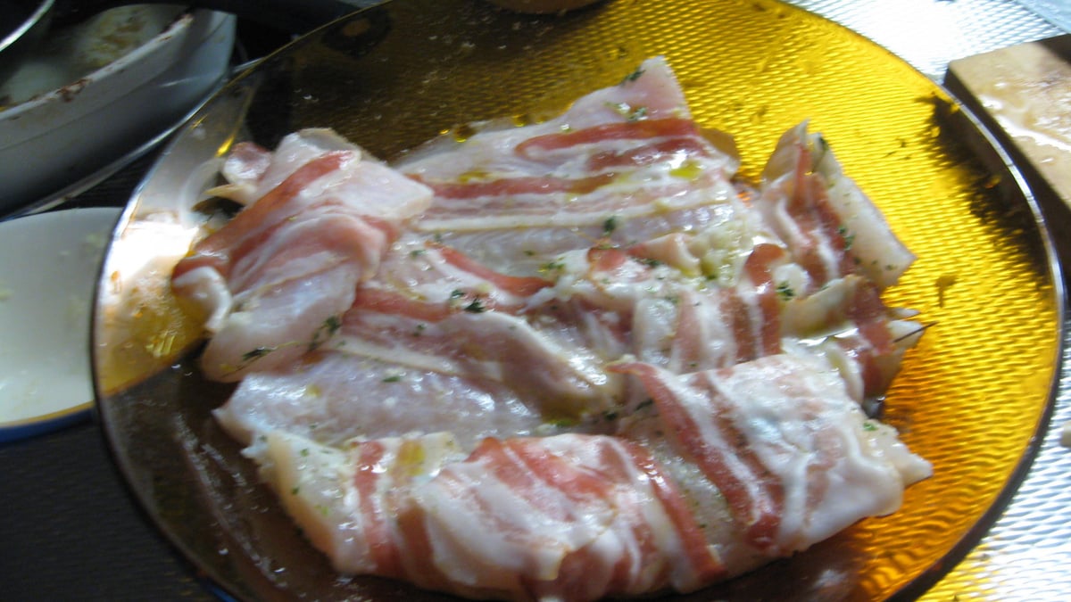 Filé de peixe com bacon