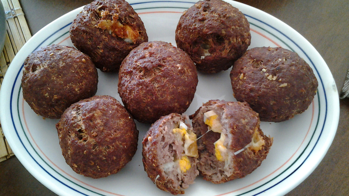 Bolesmo (bolinho de carne com recheio de boteco)